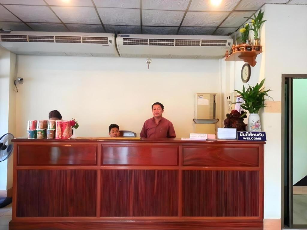 โรงแรมสุวรรณา 2 เวียงจันทน์ ภายนอก รูปภาพ
